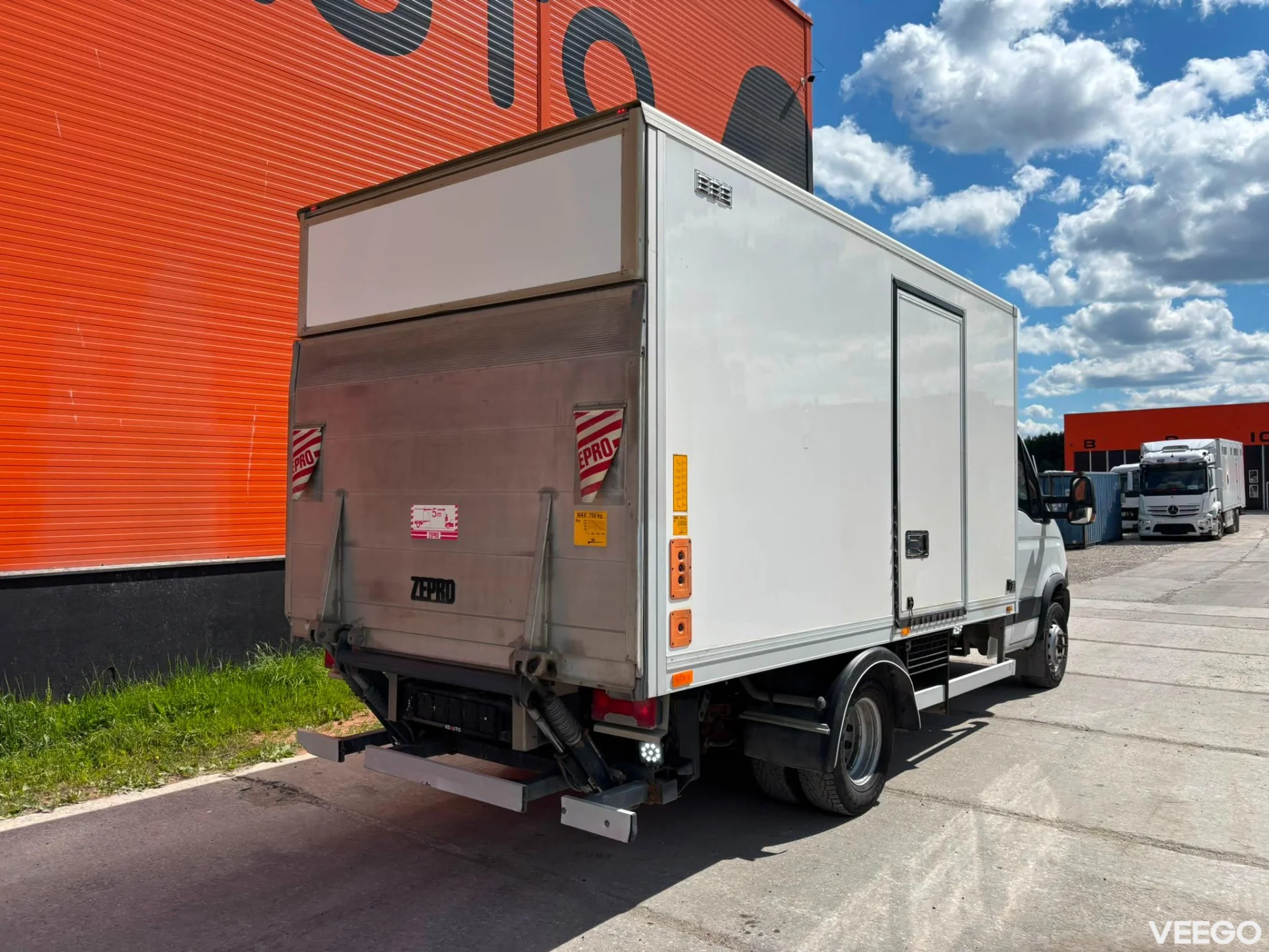 Iveco Daily BOX L=4177 mm 170kW