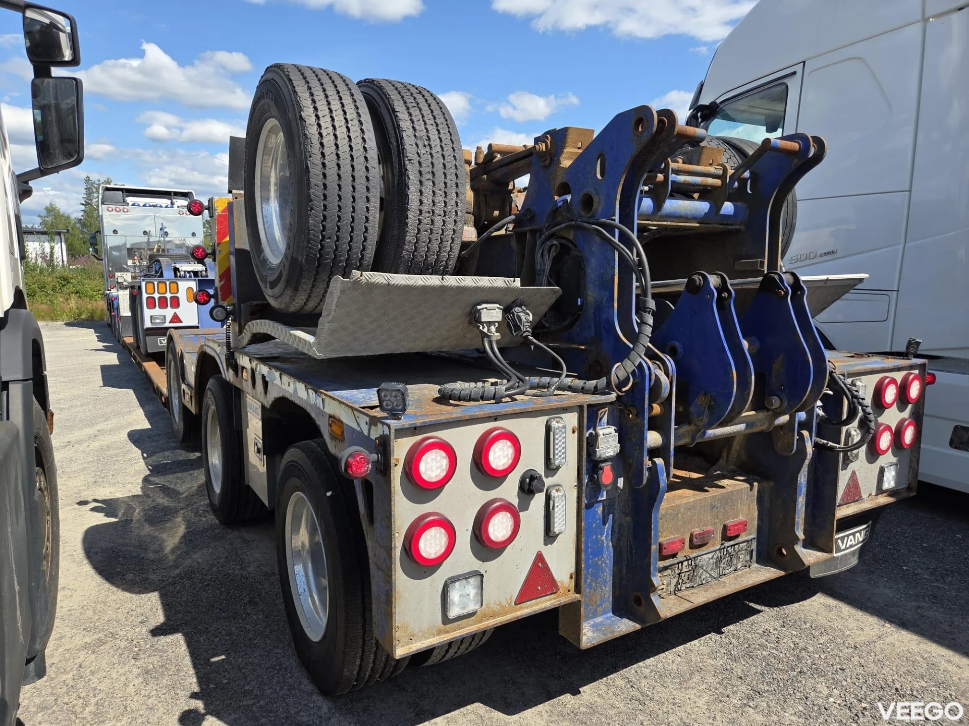 Vang ATHLS DOLLY / PRICE FOR SET WITH VOLVO FH750 YEAR 2015 - 158900.- kW