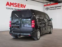 Toyota Proace Verso Medium Single side door Shuttle 2 106kW thumbnail