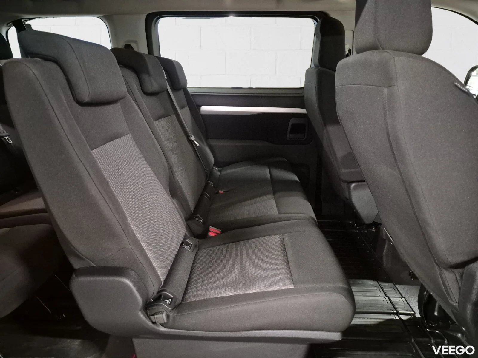 Toyota Proace Verso Medium Single side door Shuttle 2 106kW