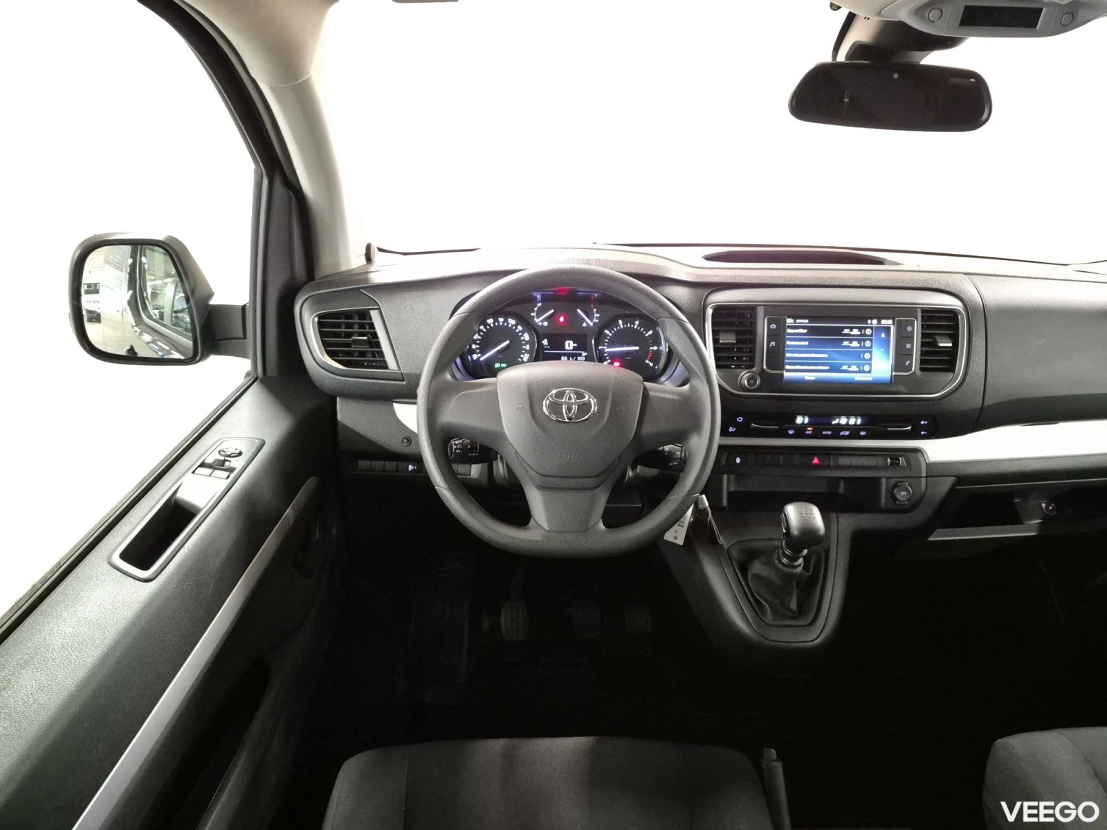 Toyota Proace Verso Medium Single side door Shuttle 2 106kW