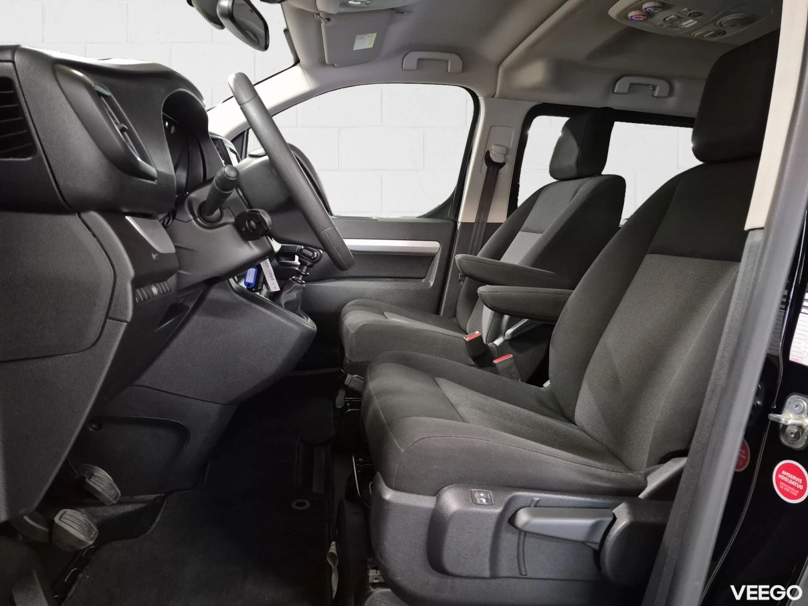 Toyota Proace Verso Medium Single side door Shuttle 2 106kW