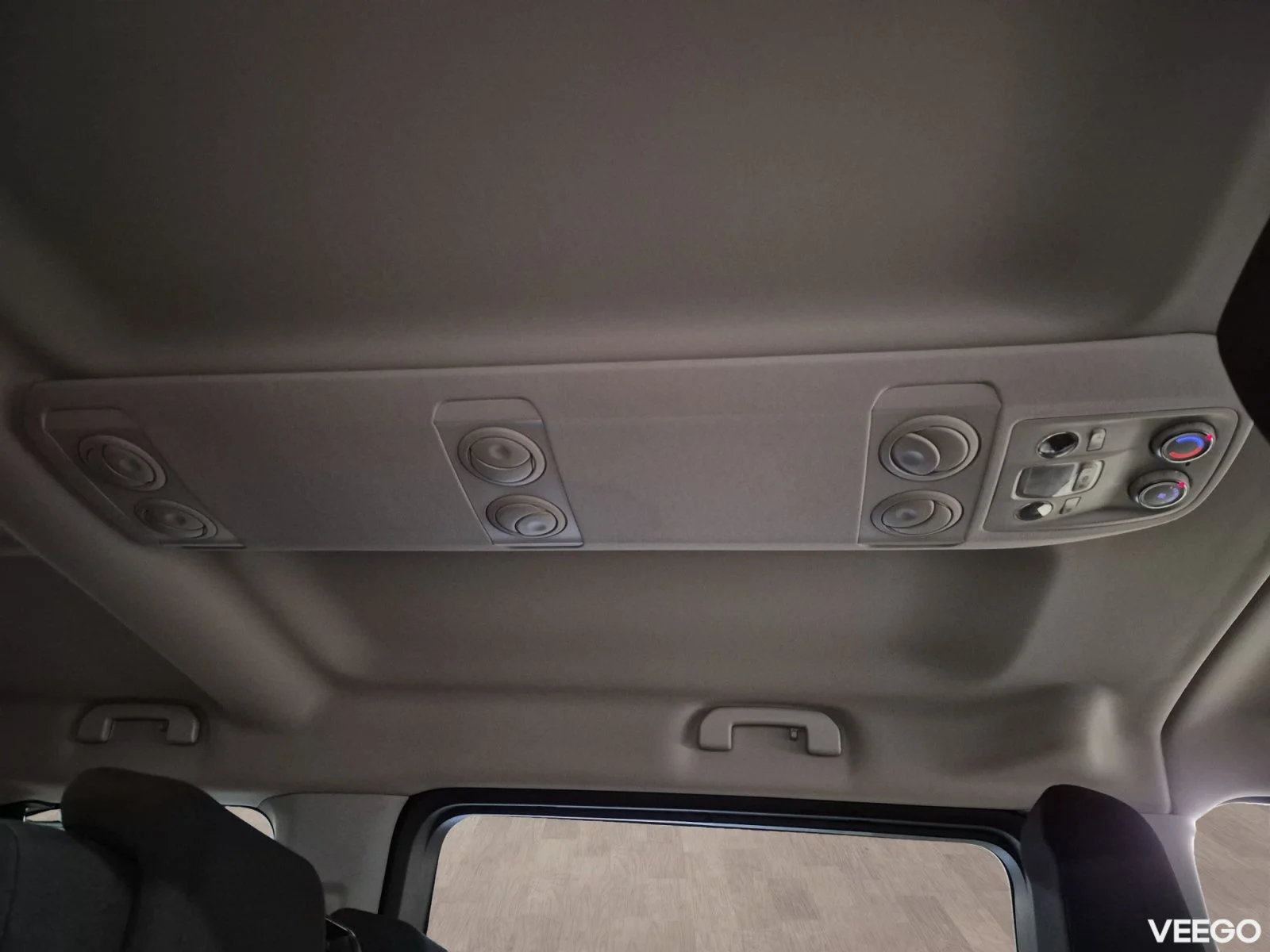 Toyota Proace Verso Medium Single side door Shuttle 2 106kW