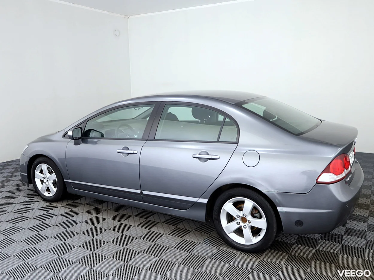 Honda Civic 1.8 104kW