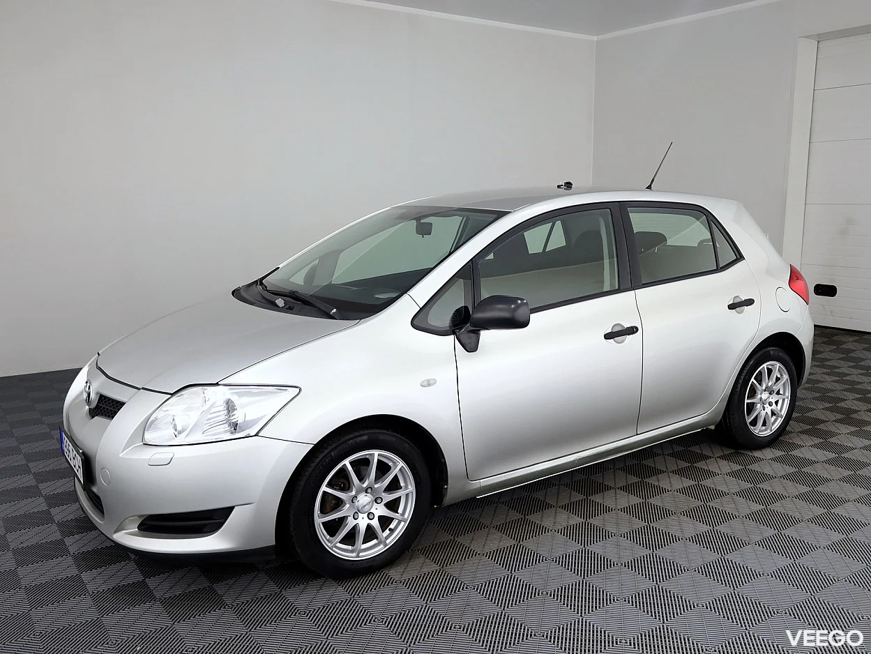 Toyota Auris 1.4 71kW