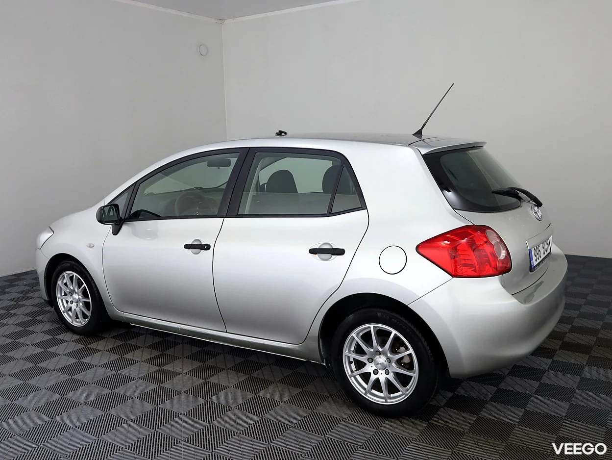 Toyota Auris 1.4 71kW