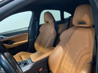 BMW i4 eDrive40 M sportstolar Parkeringsassistans Drag 0kW thumbnail