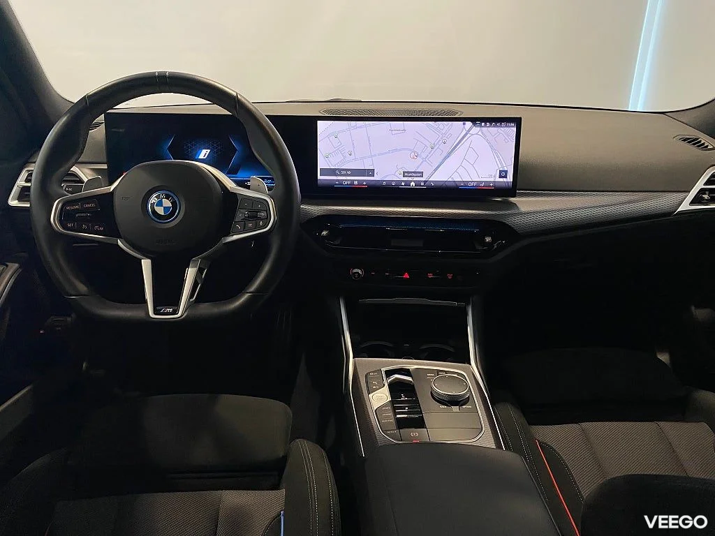 BMW 330 Touring Sportstolar Drag Parkeringsassistent 0kW