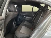 BMW 330 Sedan M Sport Drag Park Assist HiFi Rattvärme Adpt Fart 0kW thumbnail