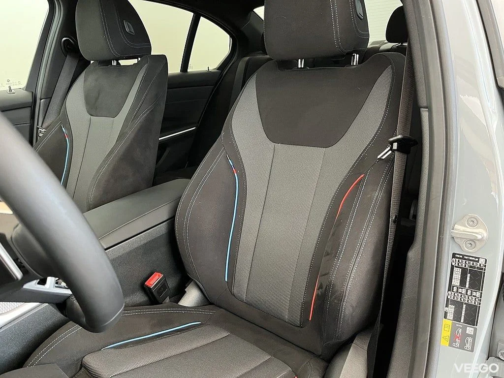 BMW 330 Sedan M Sport Drag Park Assist HiFi Rattvärme Adpt Fart 0kW