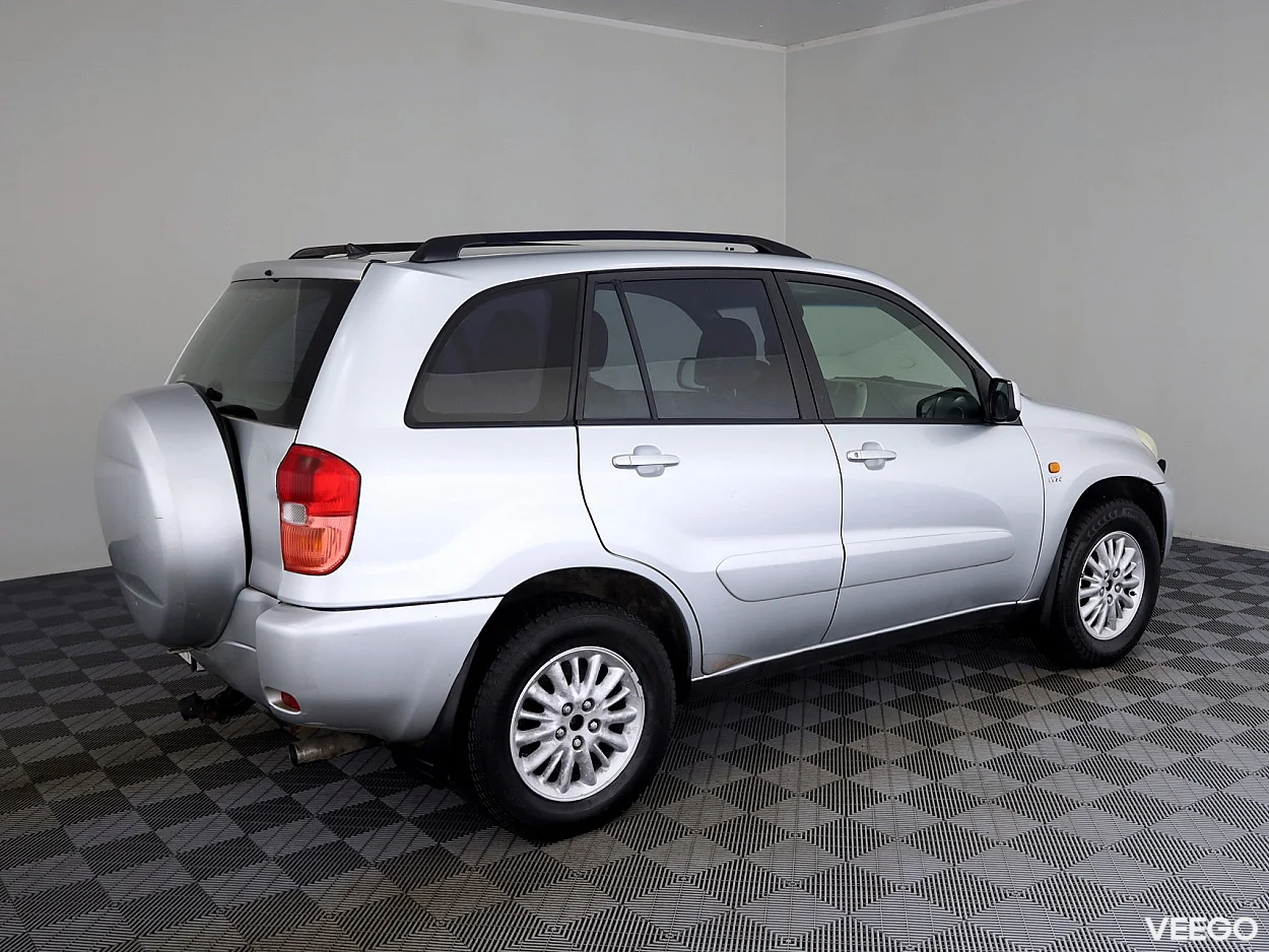Toyota RAV4 2.0 110kW