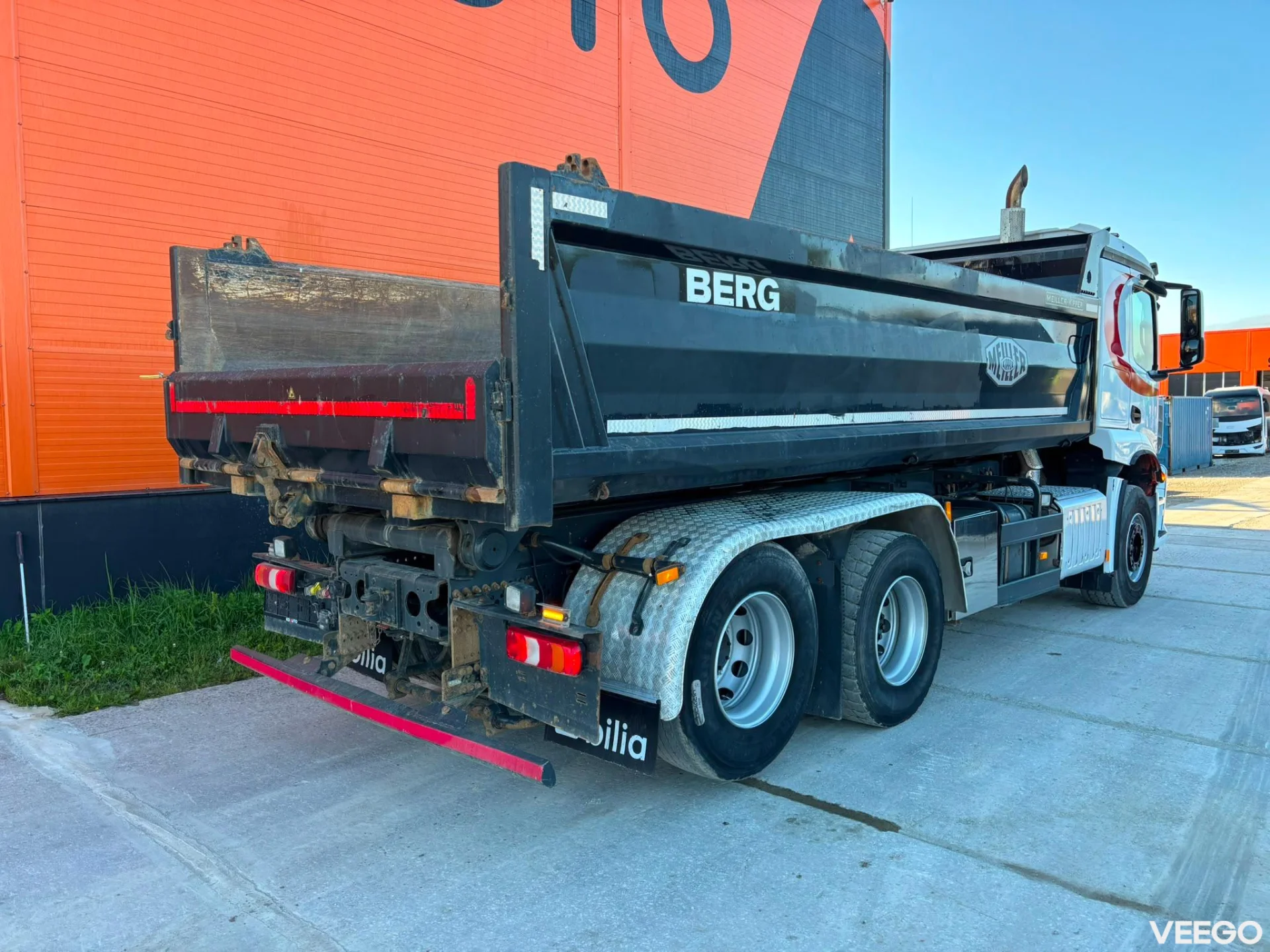 Mercedes-Benz Arocs BOX L=5592 mm 360kW