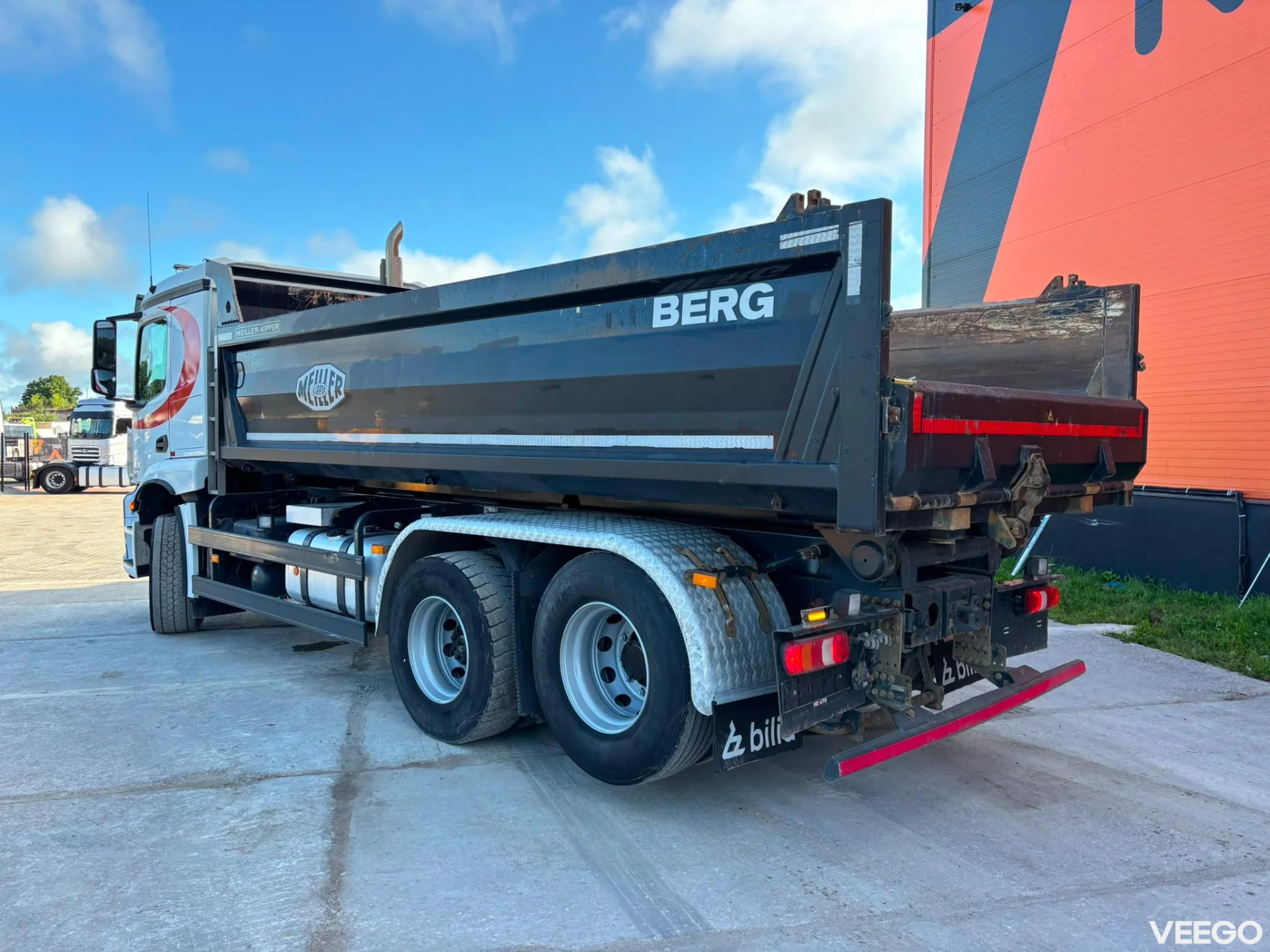 Mercedes-Benz Arocs BOX L=5592 mm 360kW