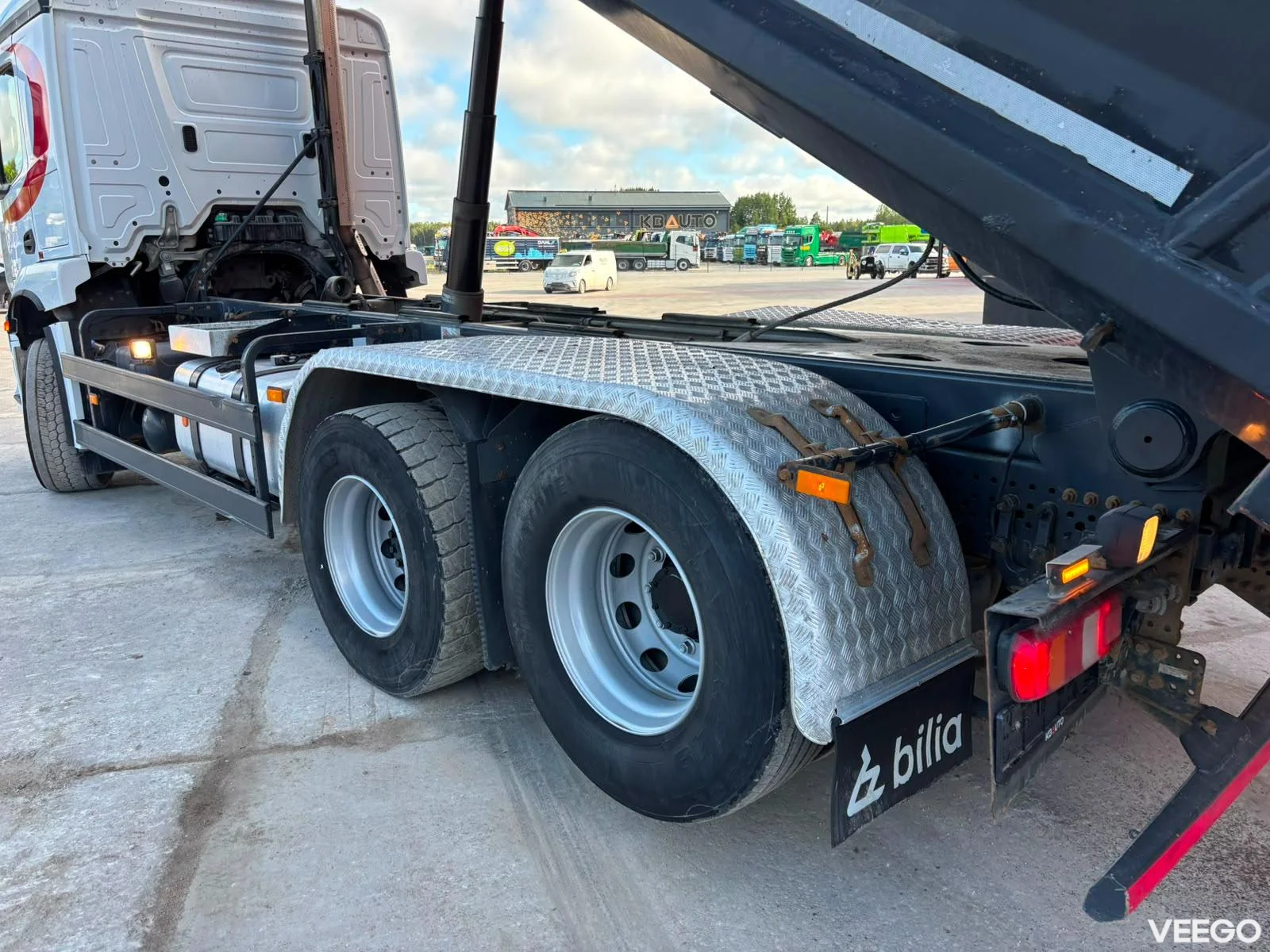 Mercedes-Benz Arocs BOX L=5592 mm 360kW