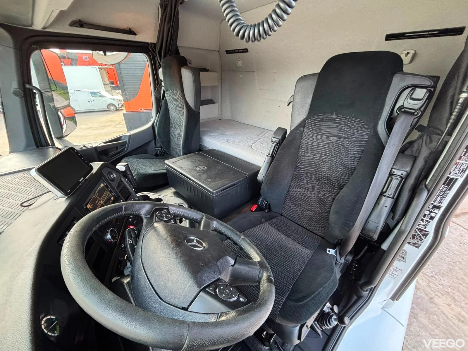 Mercedes-Benz Arocs BOX L=5592 mm 360kW