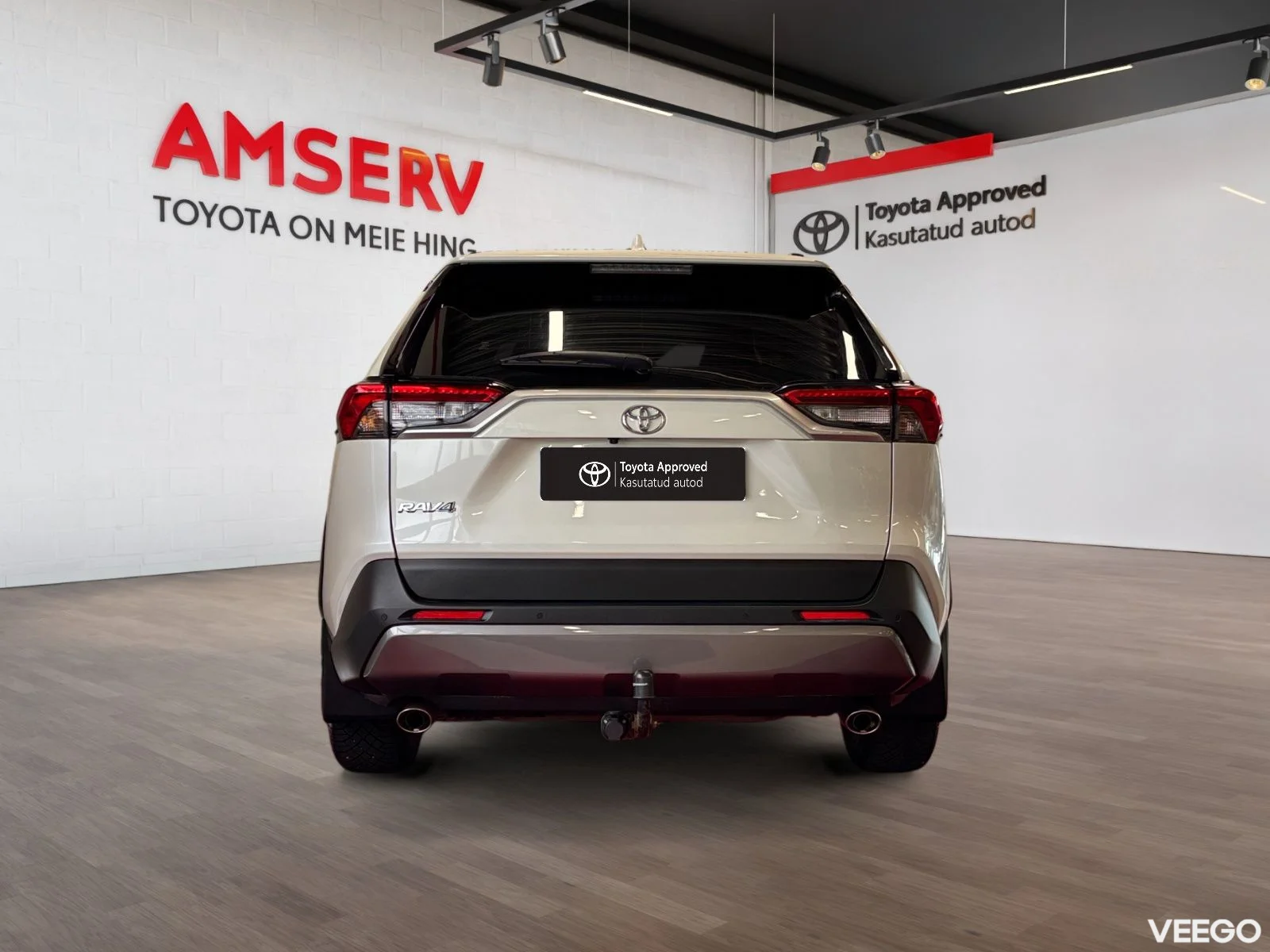 Toyota RAV4 Luxury + Comfort pakett 2 129kW