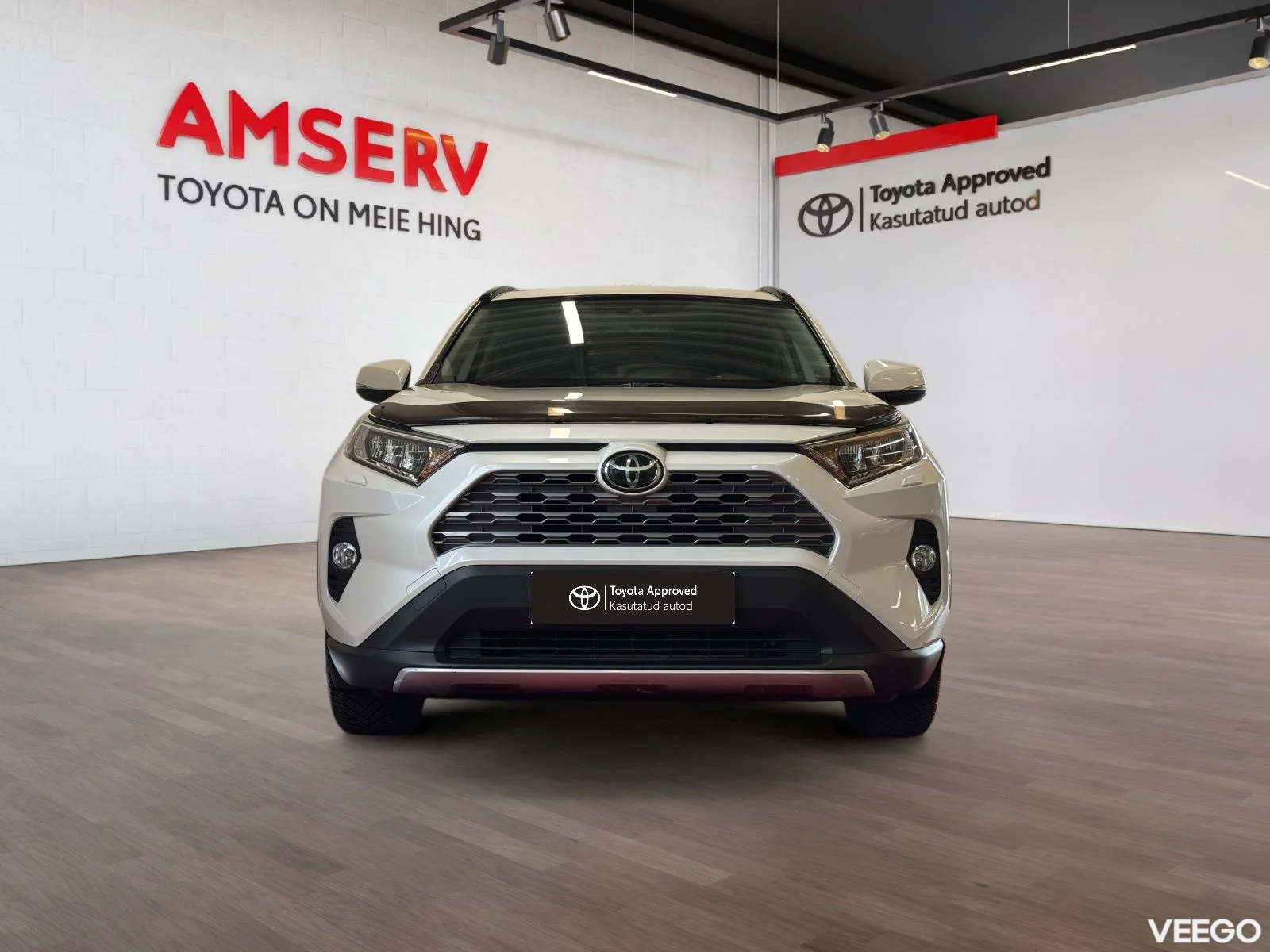Toyota RAV4 Luxury + Comfort pakett 2 129kW