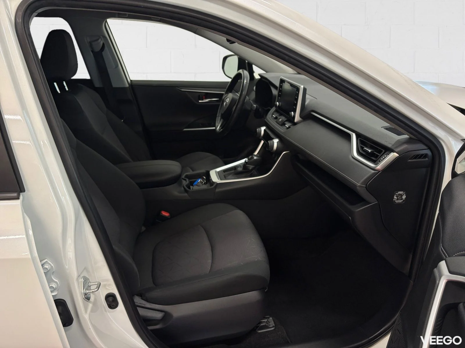 Toyota RAV4 Luxury + Comfort pakett 2 129kW