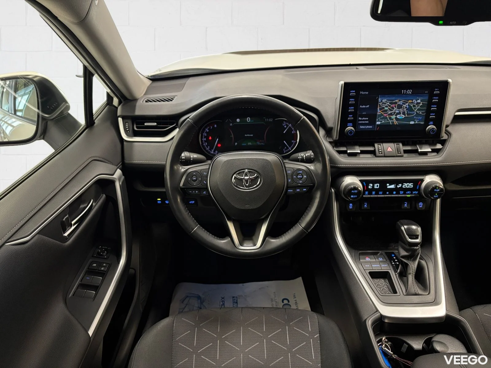 Toyota RAV4 Luxury + Comfort pakett 2 129kW