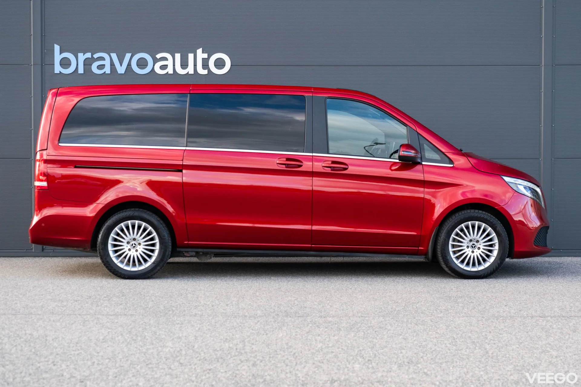 Mercedes-Benz V250 d 4Matic Avantgarde Long N1 2 140kW