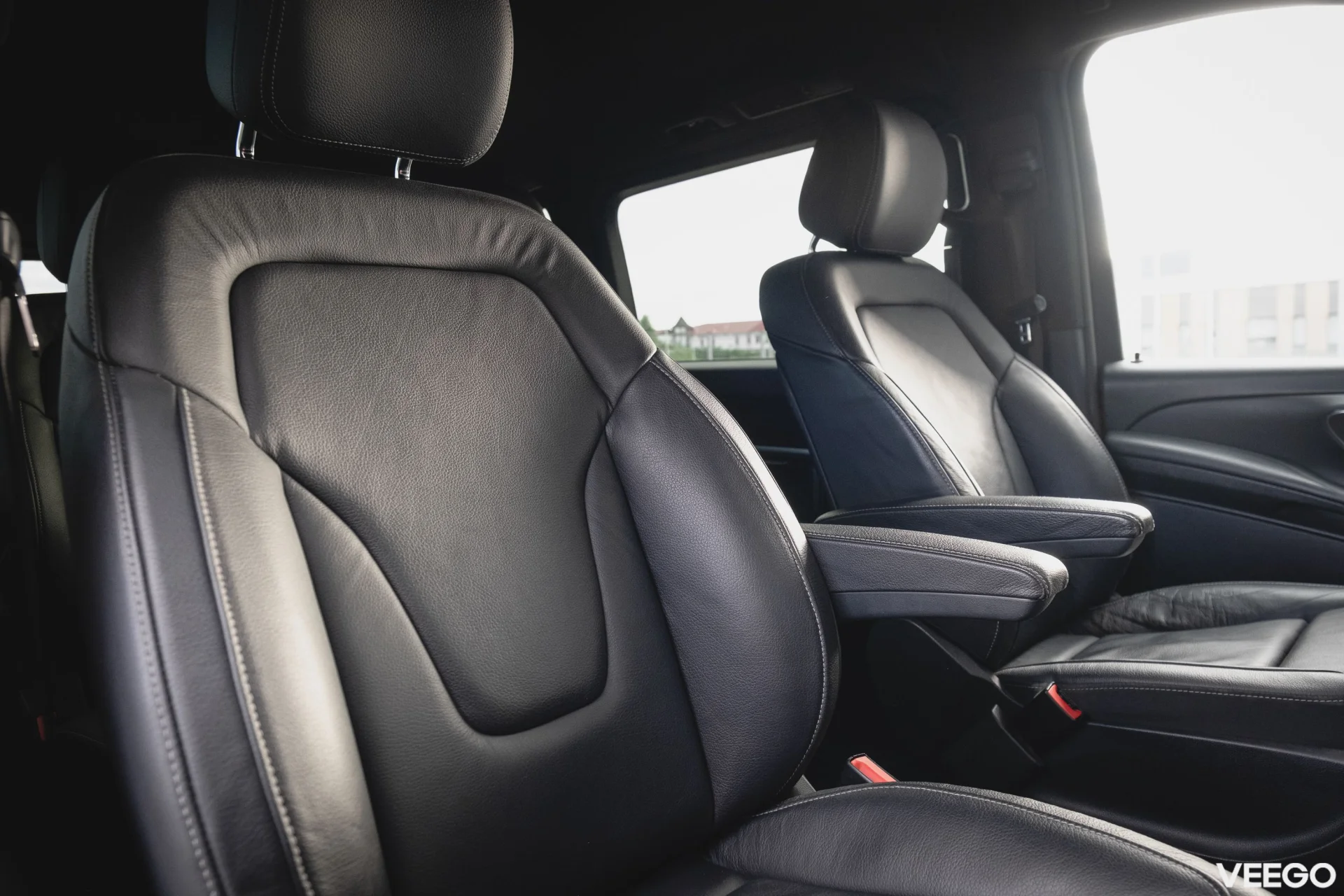 Mercedes-Benz V250 d 4Matic Avantgarde Long N1 2 140kW