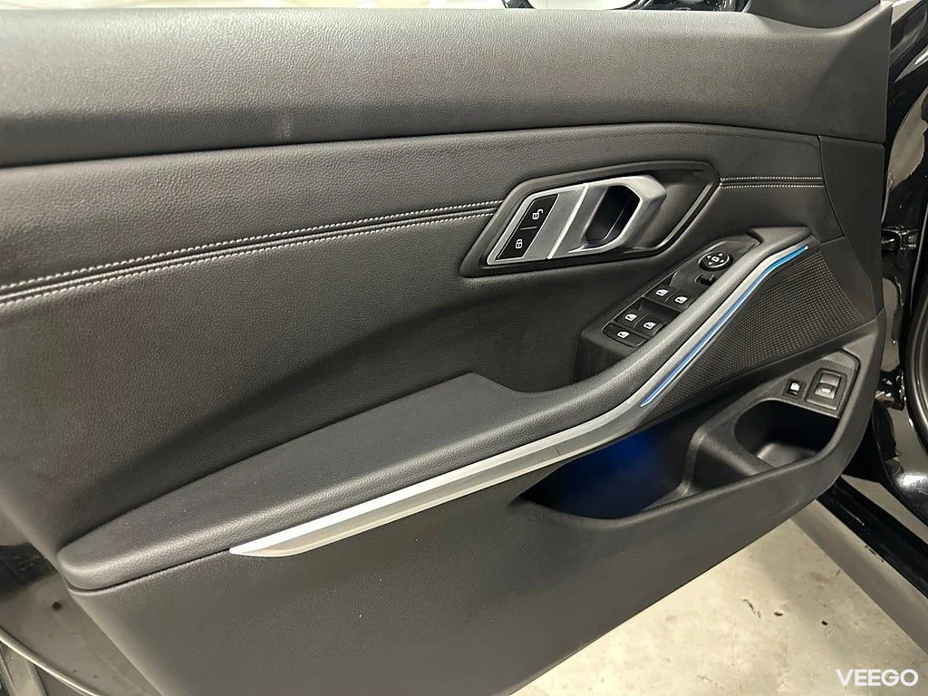 BMW 330 xDrive 292HK Touring / Sportline / Dragkrok 0kW