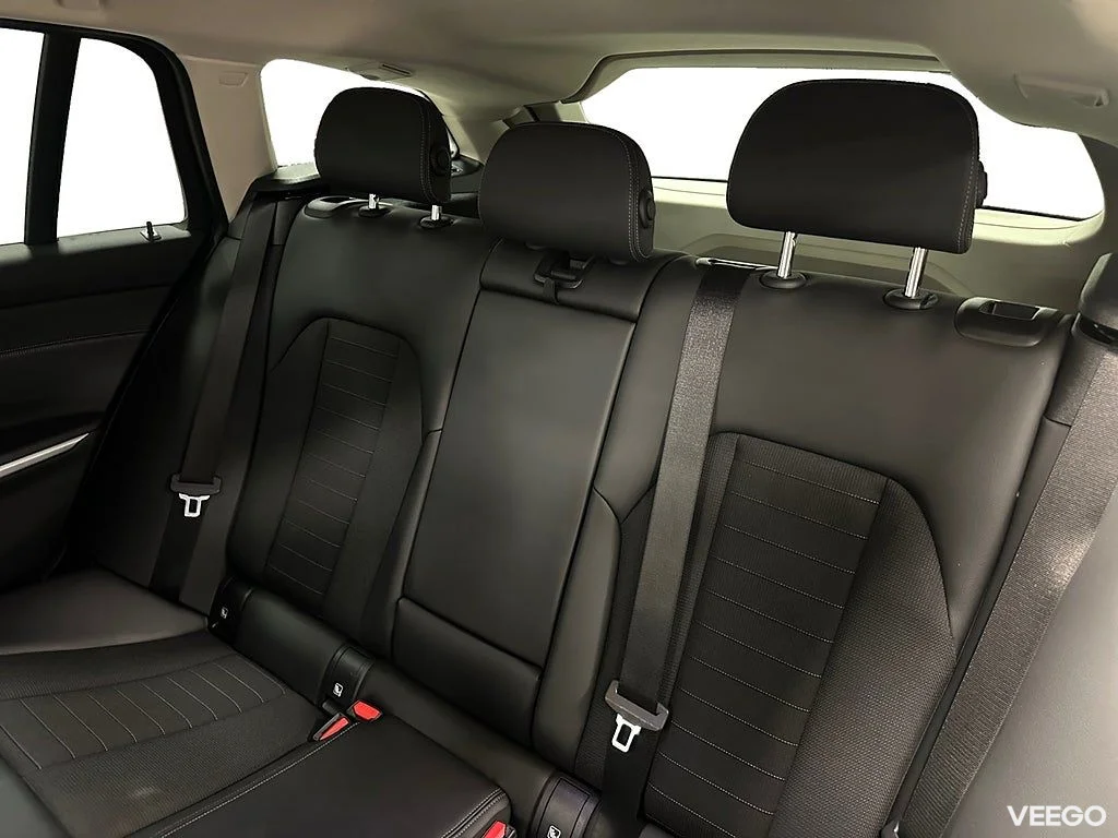 BMW 330 xDrive 292HK Touring / Sportline / Dragkrok 0kW