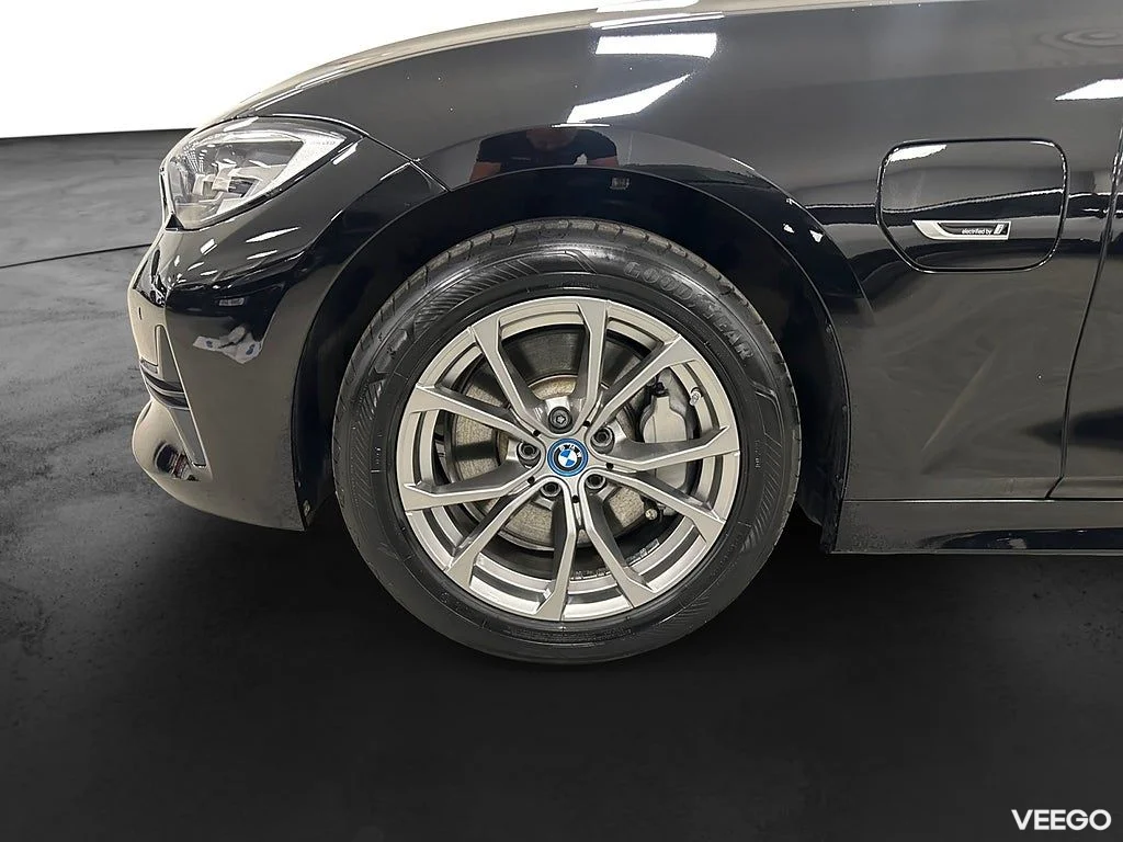 BMW 330 xDrive 292HK Touring / Sportline / Dragkrok 0kW