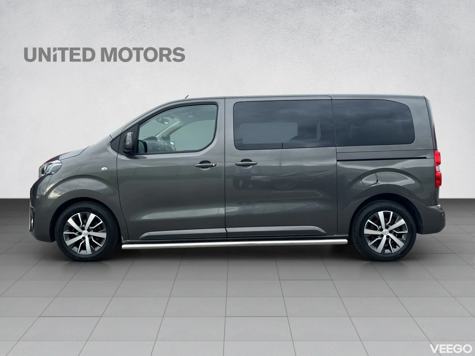 Toyota Proace Verso Medium Double side door 2 8-kohta 106kW