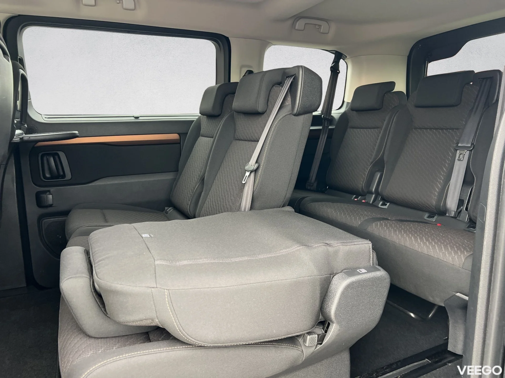 Toyota Proace Verso Medium Double side door 2 8-kohta 106kW