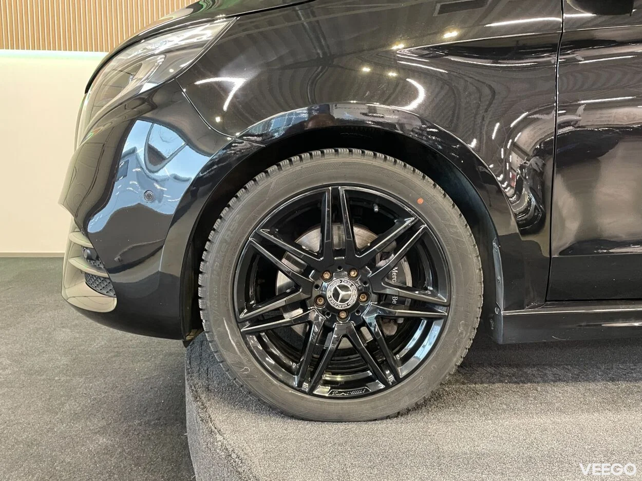 Mercedes-Benz V300 d Extra Lang AMG Night Facelift 2 174kW