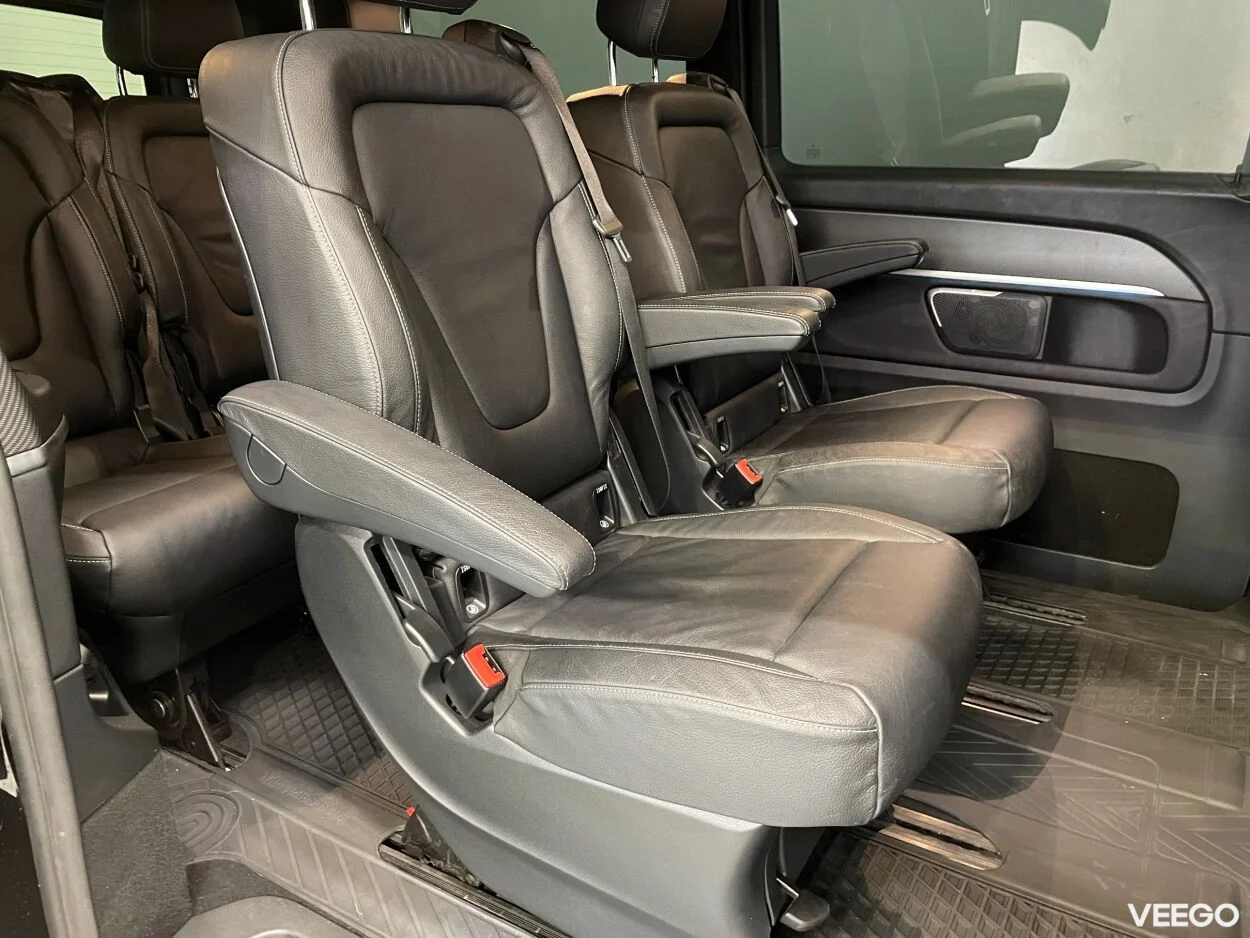 Mercedes-Benz V300 d Extra Lang AMG Night Facelift 2 174kW
