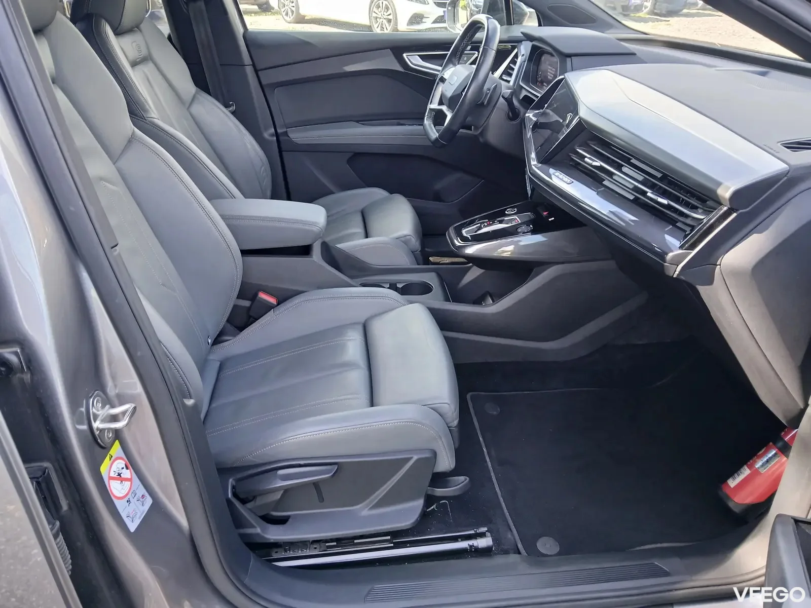 Audi Q4 e-tron S-LINE 4WD 220kW