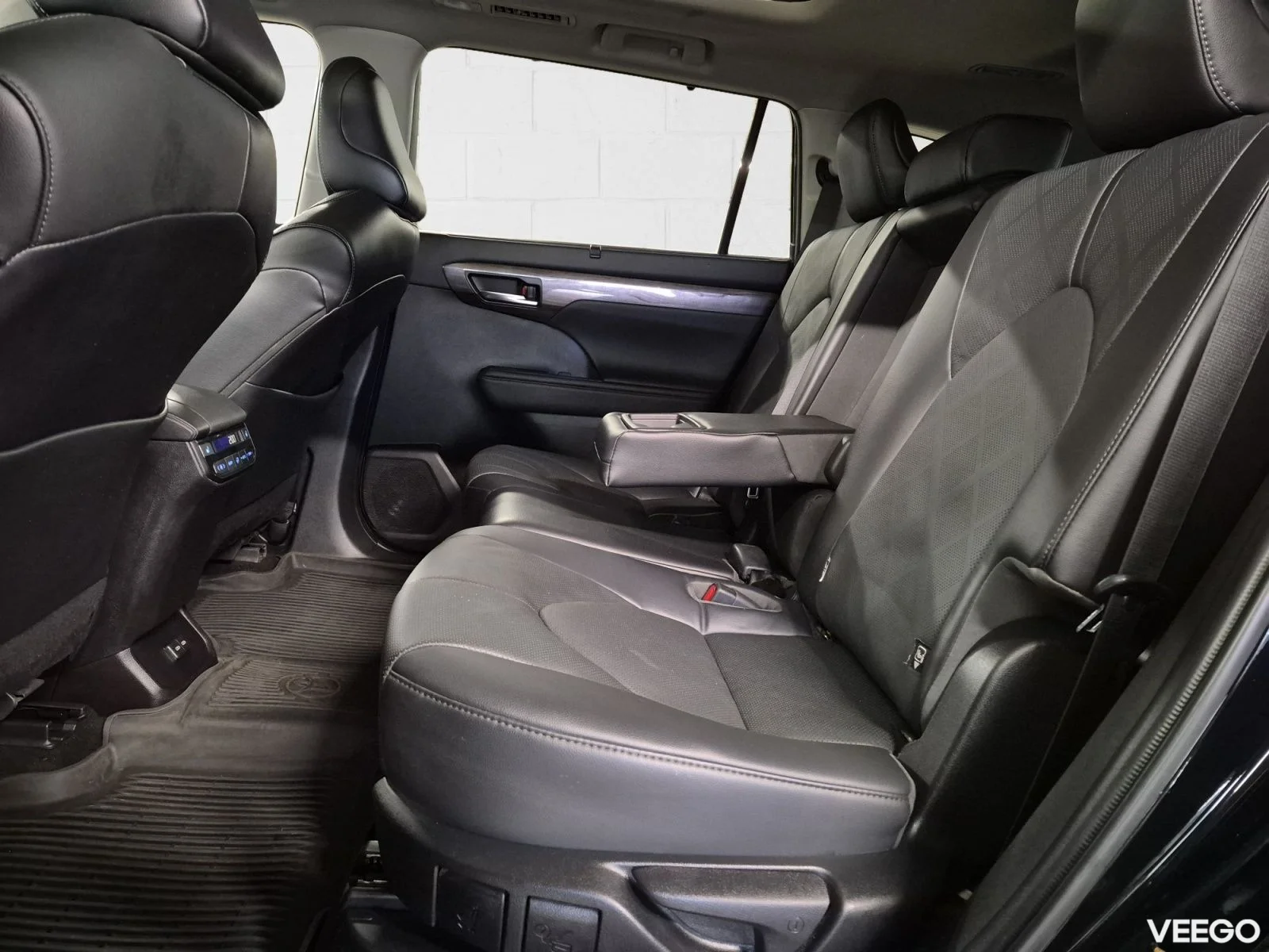 Toyota Highlander Premium AWD 2.5 140kW