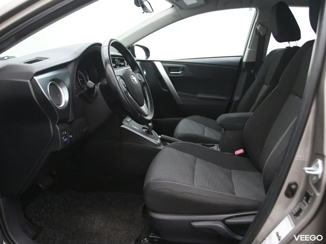 Toyota Auris 1.8 100kW