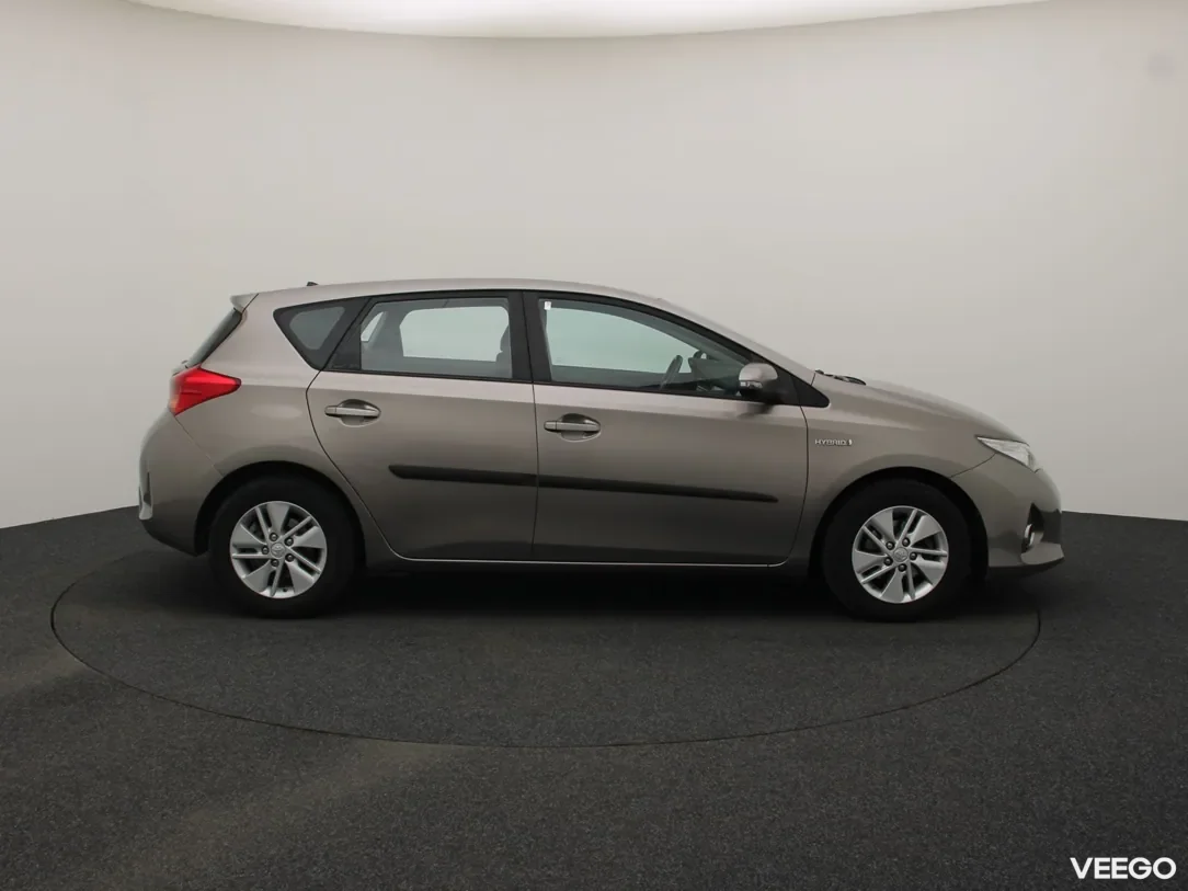 Toyota Auris 1.8 100kW
