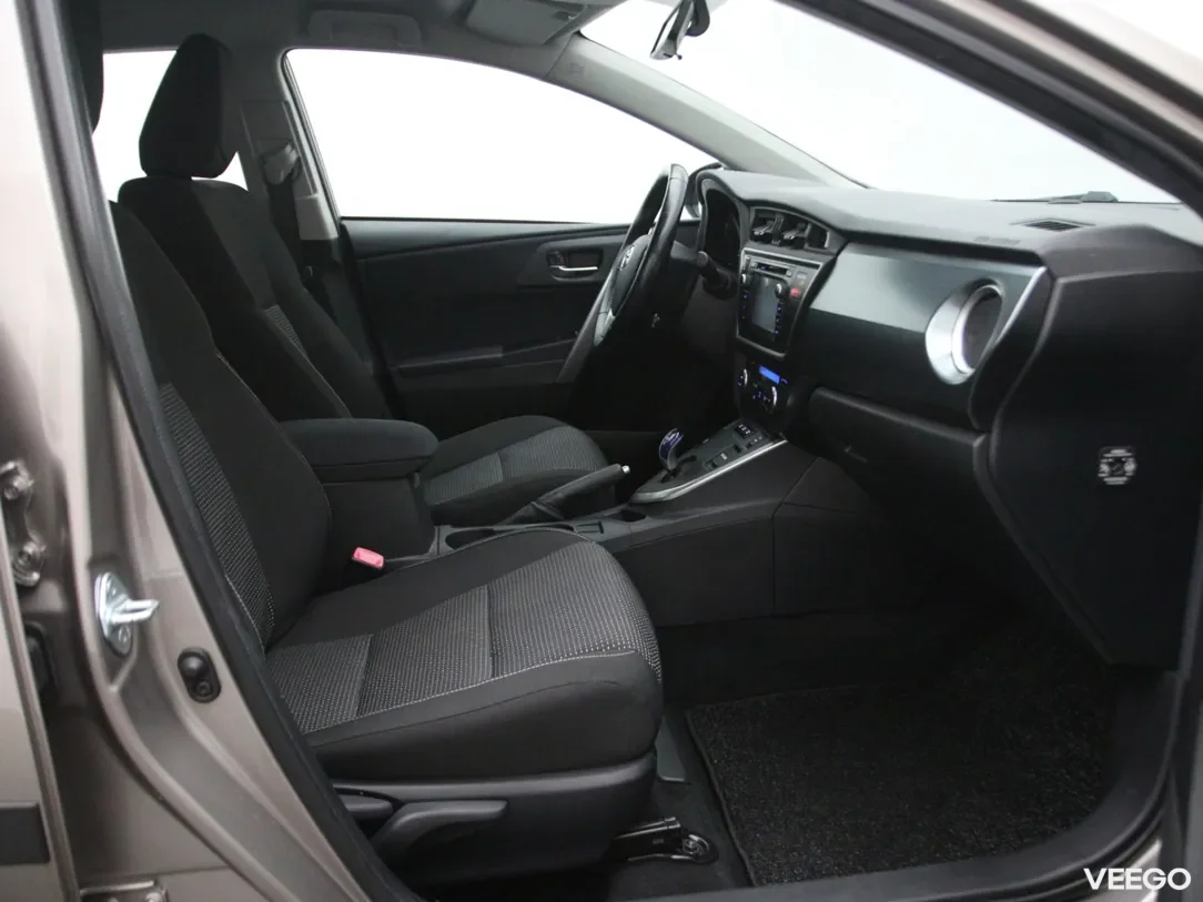 Toyota Auris 1.8 100kW
