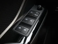 Toyota C-HR 1.8 90kW thumbnail