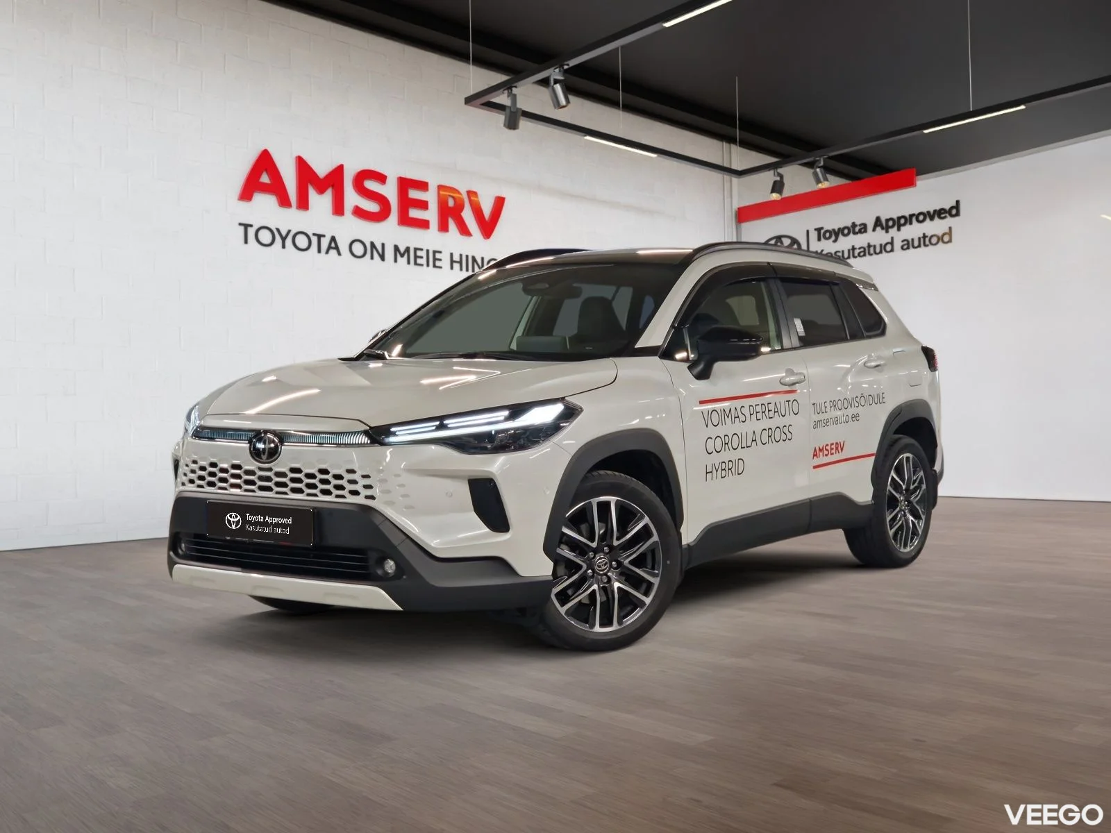 Toyota Corolla Cross Luxury AWD 2 98kW
