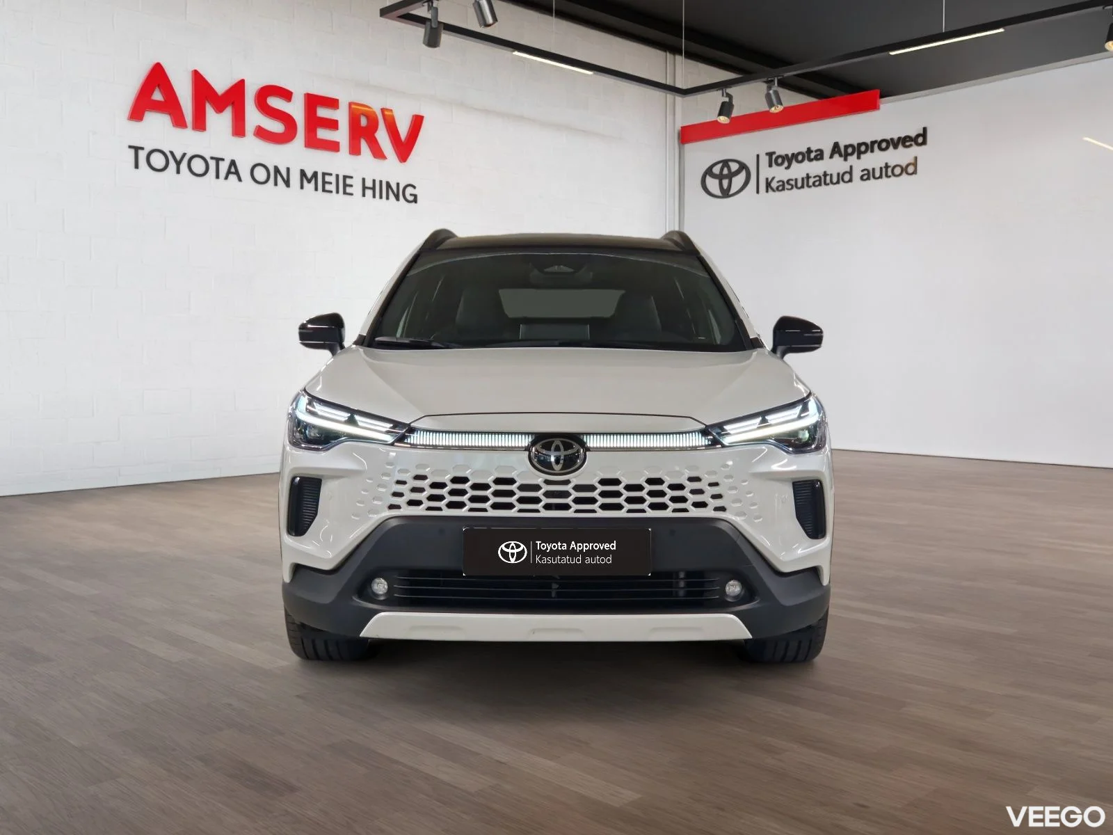 Toyota Corolla Cross Luxury AWD 2 98kW