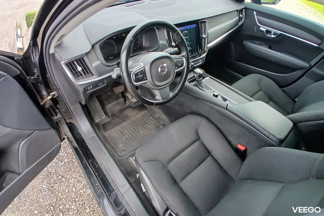 Volvo V90 MOMENTUM 2.0 110kW