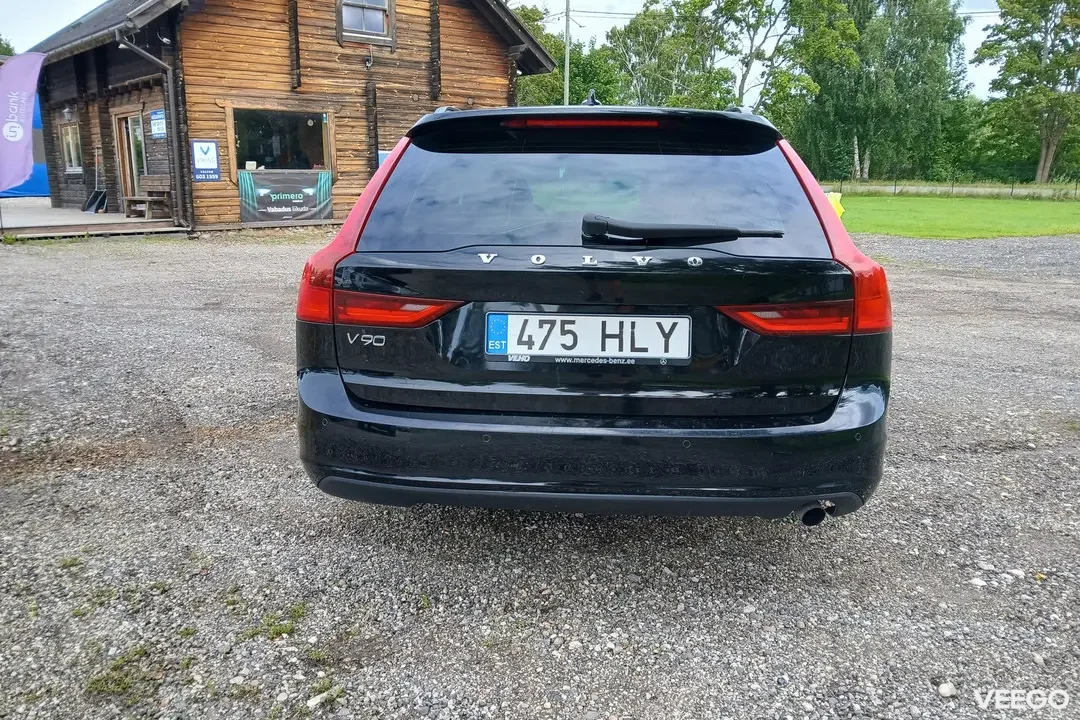 Volvo V90 MOMENTUM 2.0 110kW