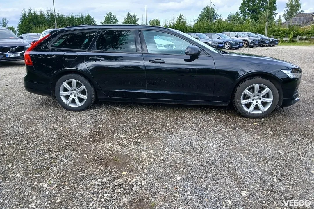Volvo V90 MOMENTUM 2.0 110kW