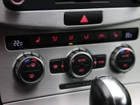 Volkswagen Passat 3.6 220kW thumbnail