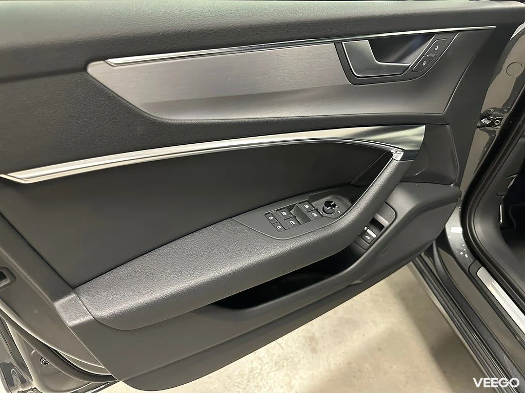 Audi A6 Avant 55 TFSI e quattro S line 367hk / Matrix / Drag 195kW