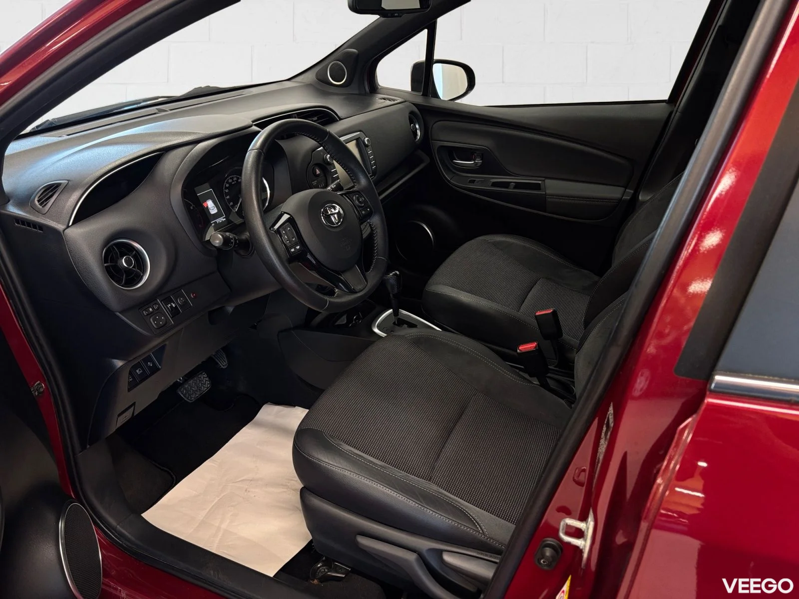Toyota Yaris Luxury 1.5 82kW