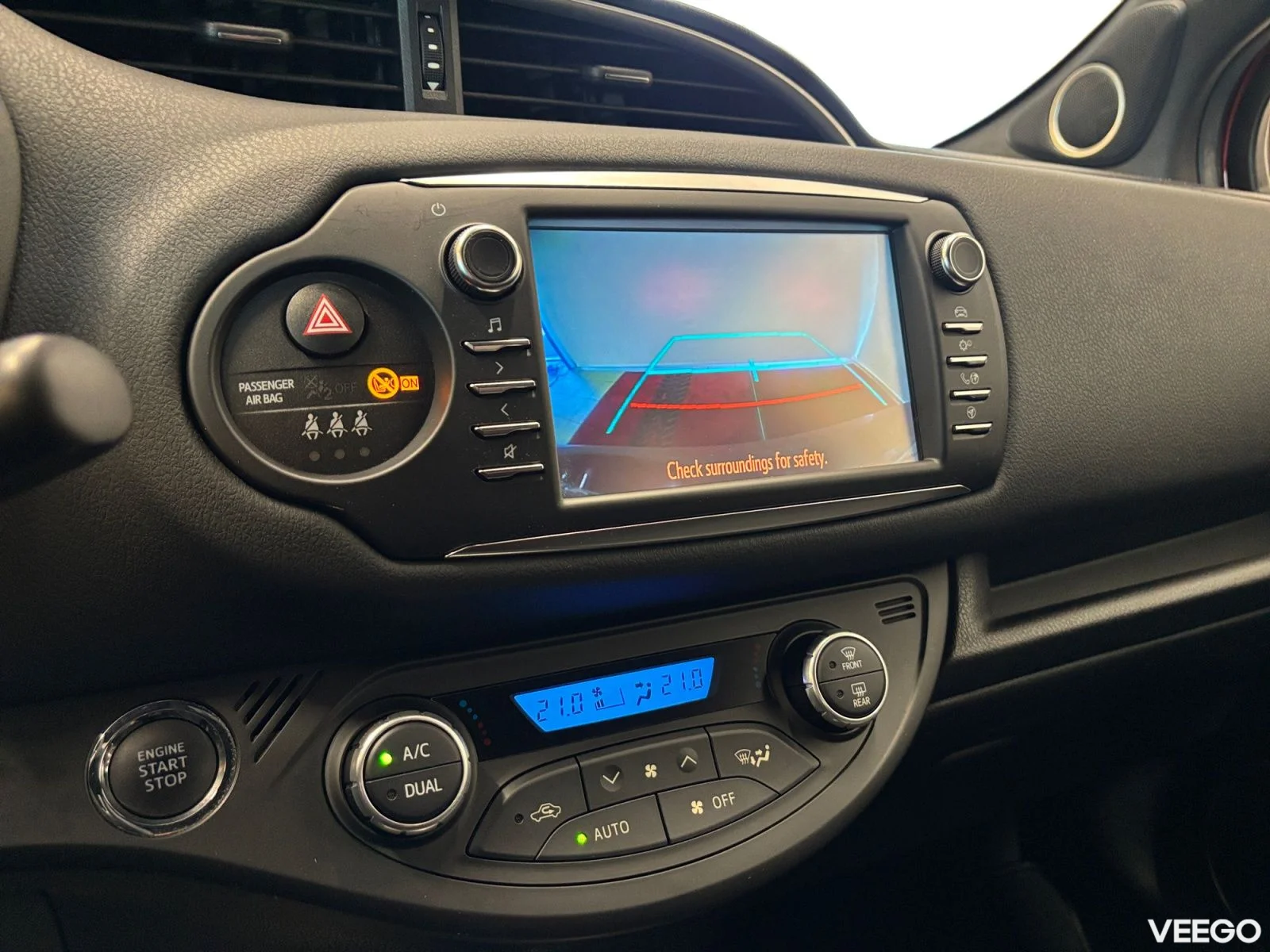 Toyota Yaris Luxury 1.5 82kW