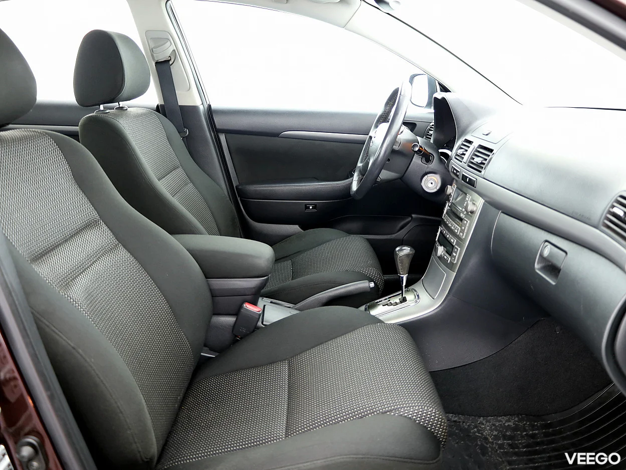 Toyota Avensis 1.8 95kW