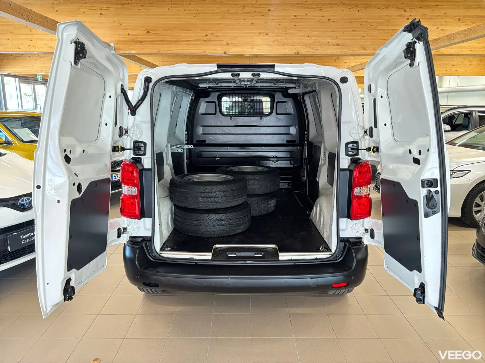 Toyota Proace Medium Professional Plus 2 90kW