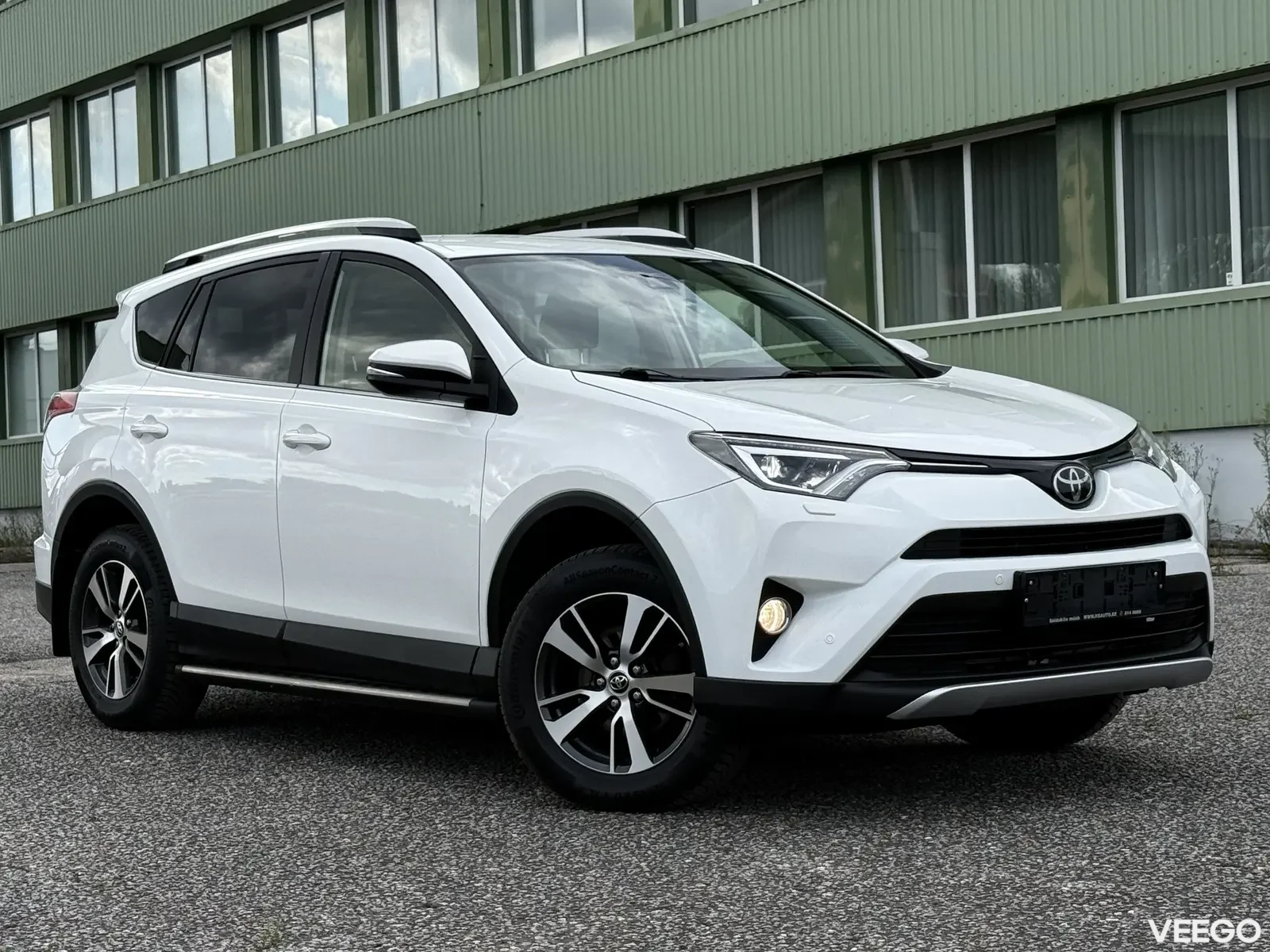 Toyota RAV4 Edition-S Facelift FWD 2 105kW